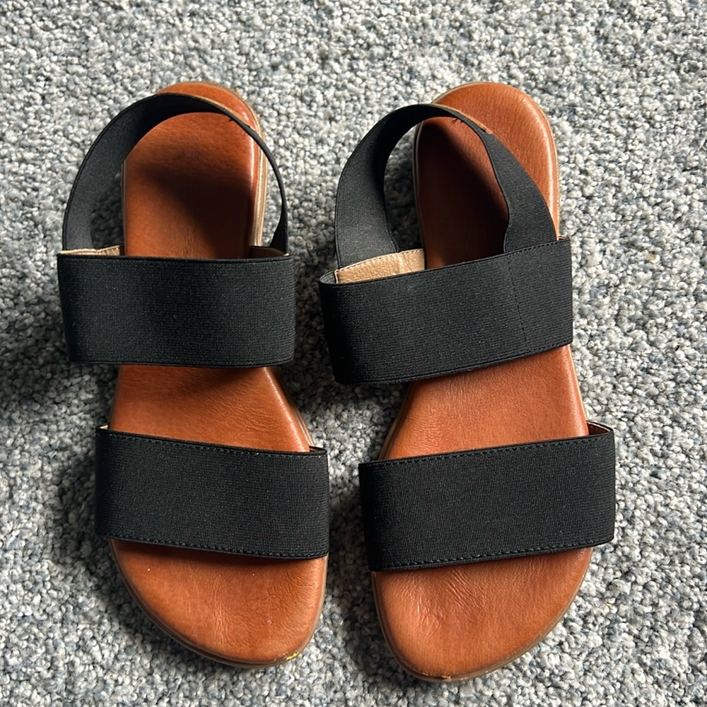 Andre assous sandal 6M